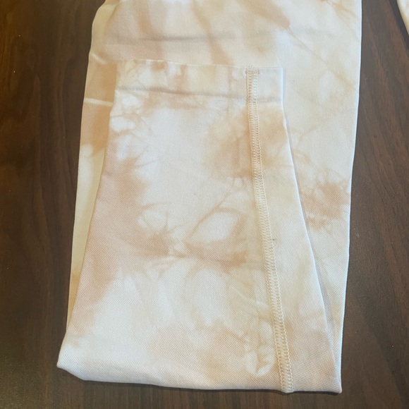 American Eagle Offline Seamless Tie Dye Leggings - Size Medium - Picture 3 of 5
